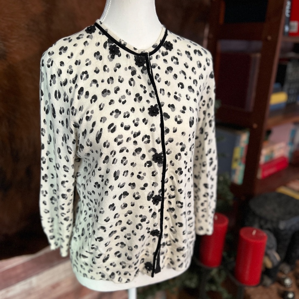 Jones New York Sport White Leopard Print Cardigan – Size L